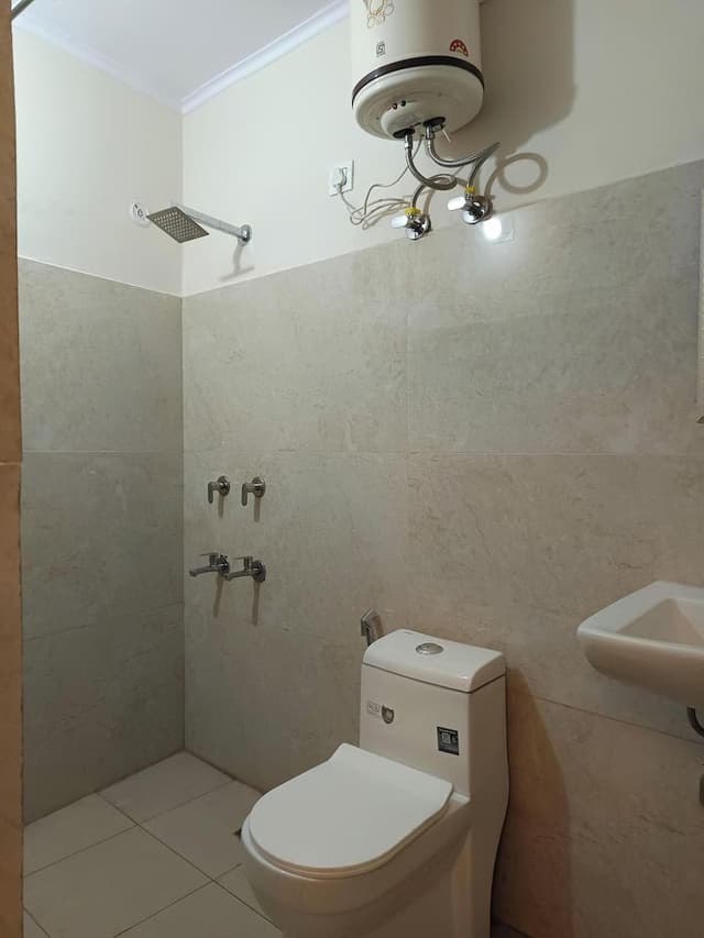 Classic Triple Room, Balcony, City View