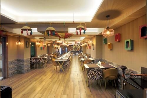 Hotel Cardinal Express OXMO Delhi Airport1