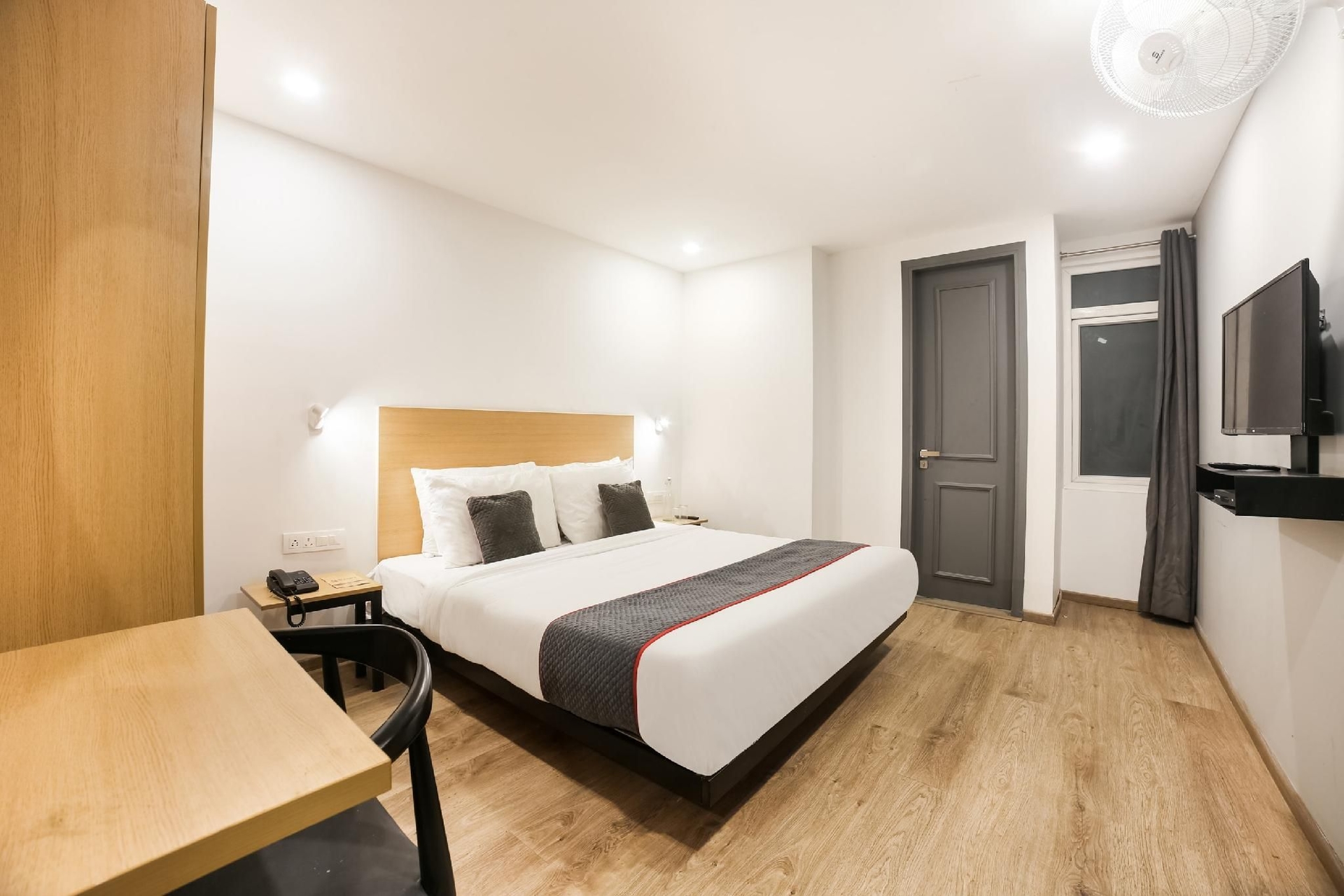 Super Townhouse Dilshad Garden Near Dilshad Garden Metro Station4
