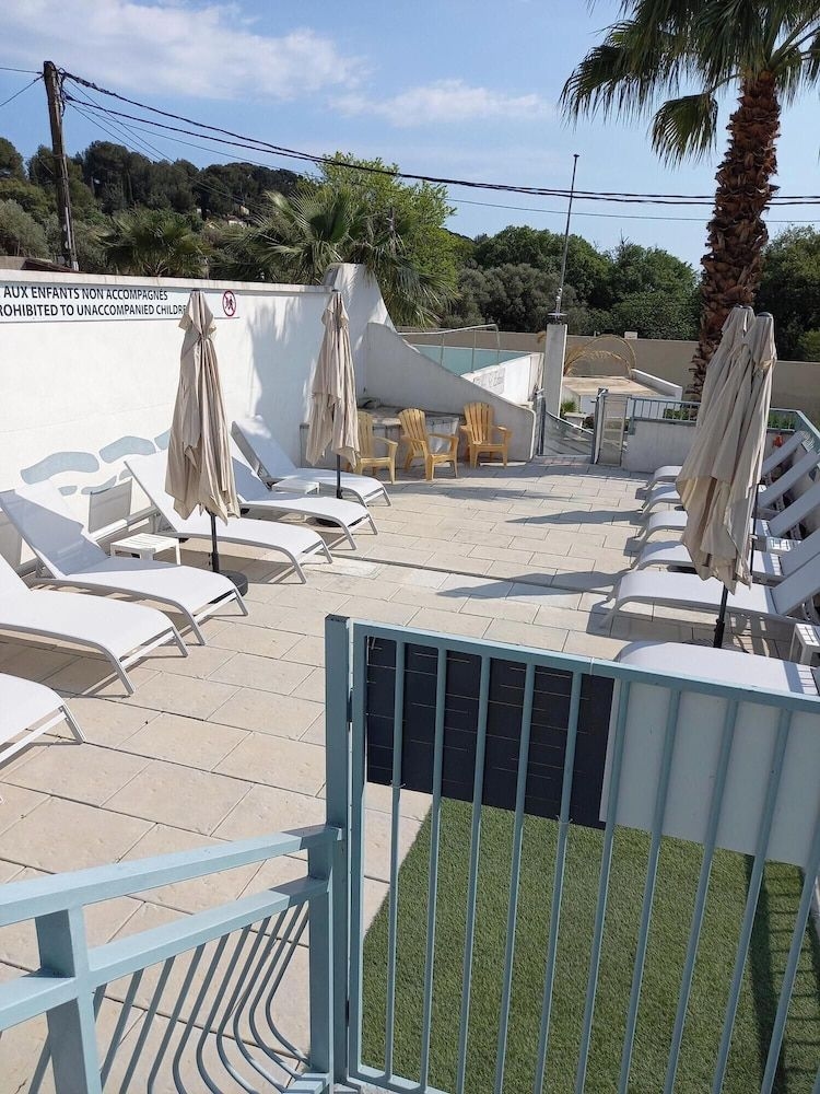 Residence Hoteliere Saint Esteve0