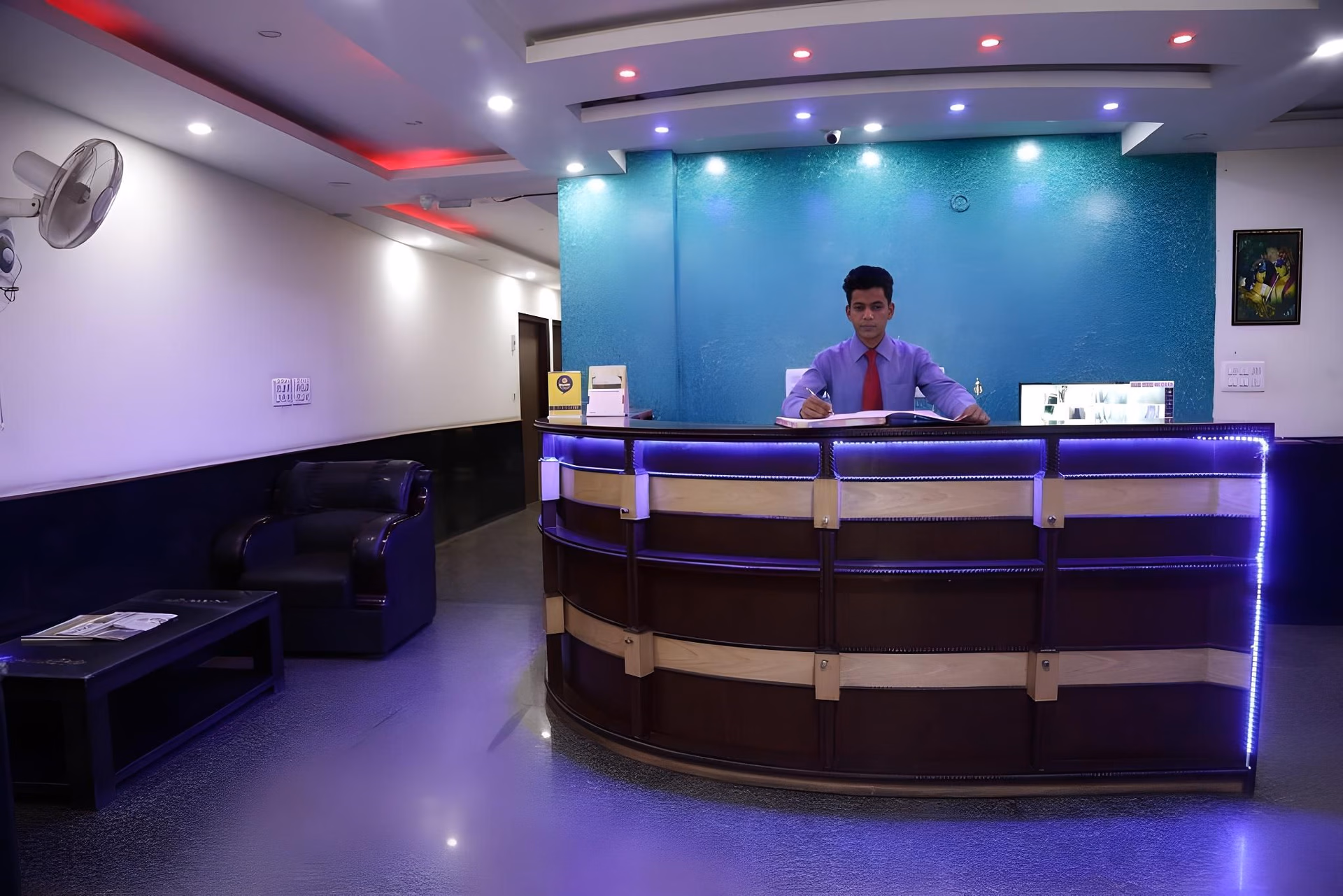 Airport Hotel Earth0