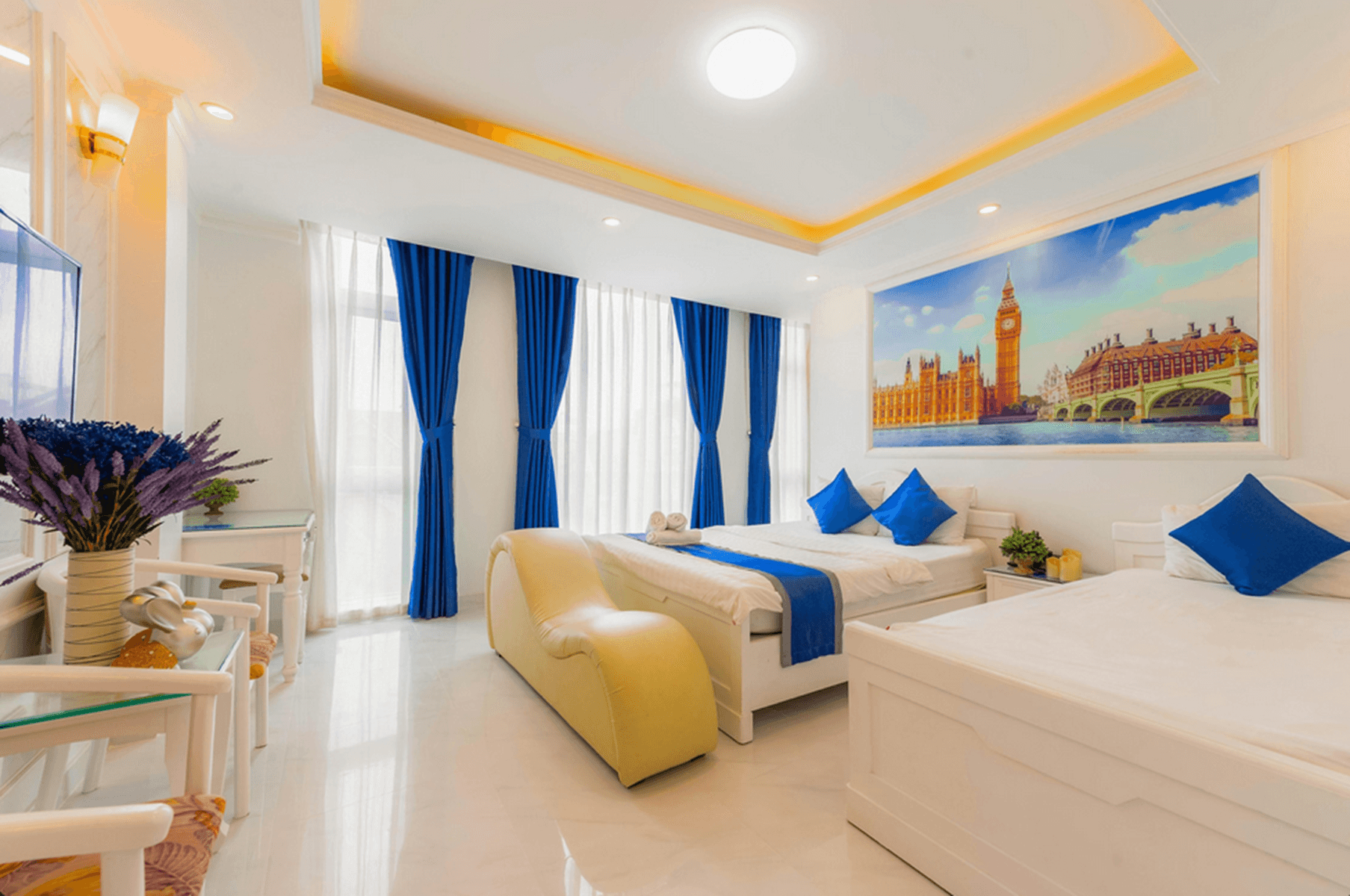 โฮเทล เรด เวลเวท สวีทส์ (Hotel Red Velvet Suites)3