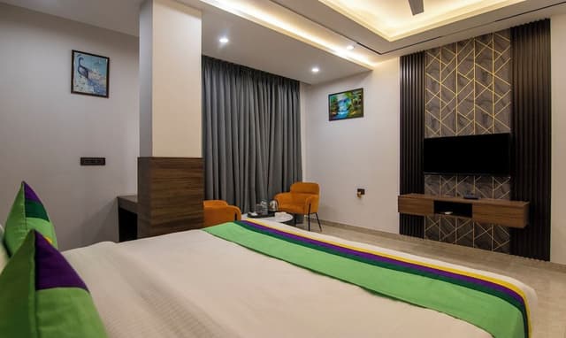 Deluxe Double or Twin Room