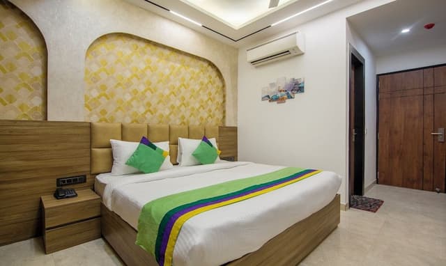 Deluxe Double or Twin Room