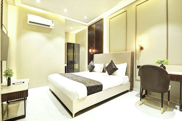 Deluxe Room, City View