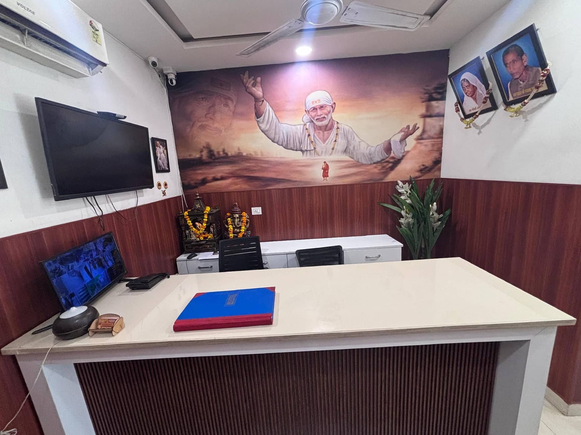 Hotel Shri Saai Deluxe Rooms Hotel Shri Saai Deluxe Rooms