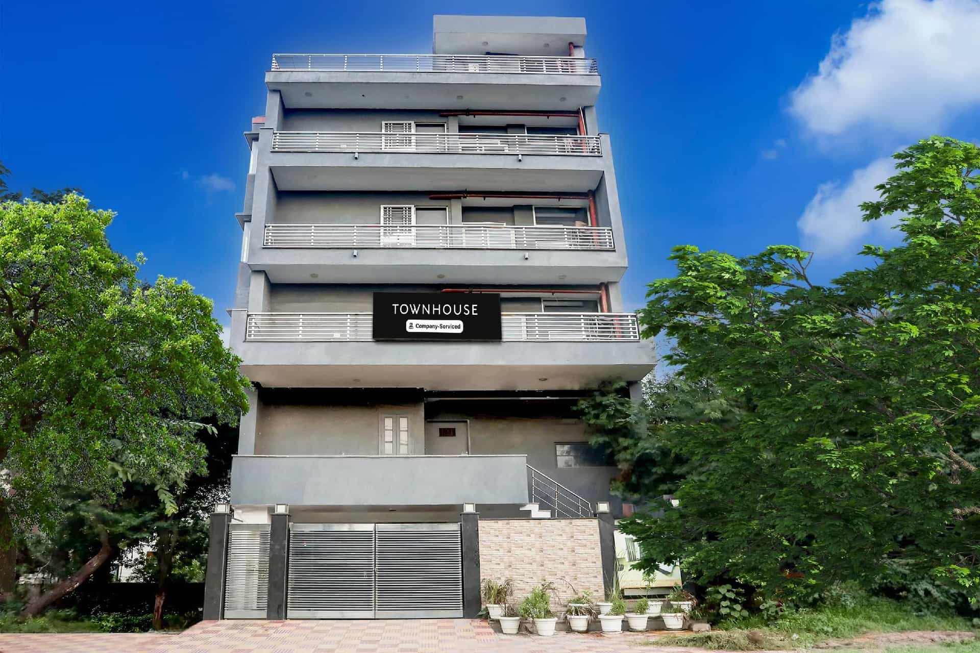 Super Townhouse Rohini Sector 24