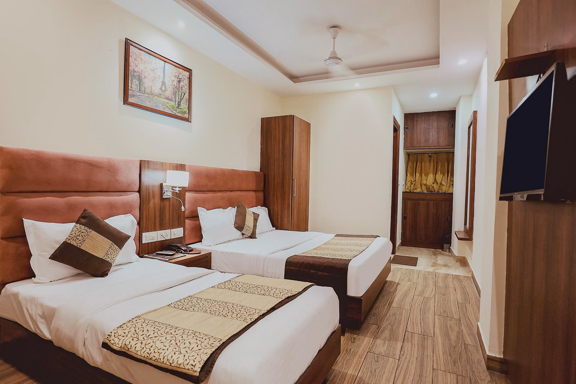 FabHotel The Kailash Dev – Near Azadpur Metro3
