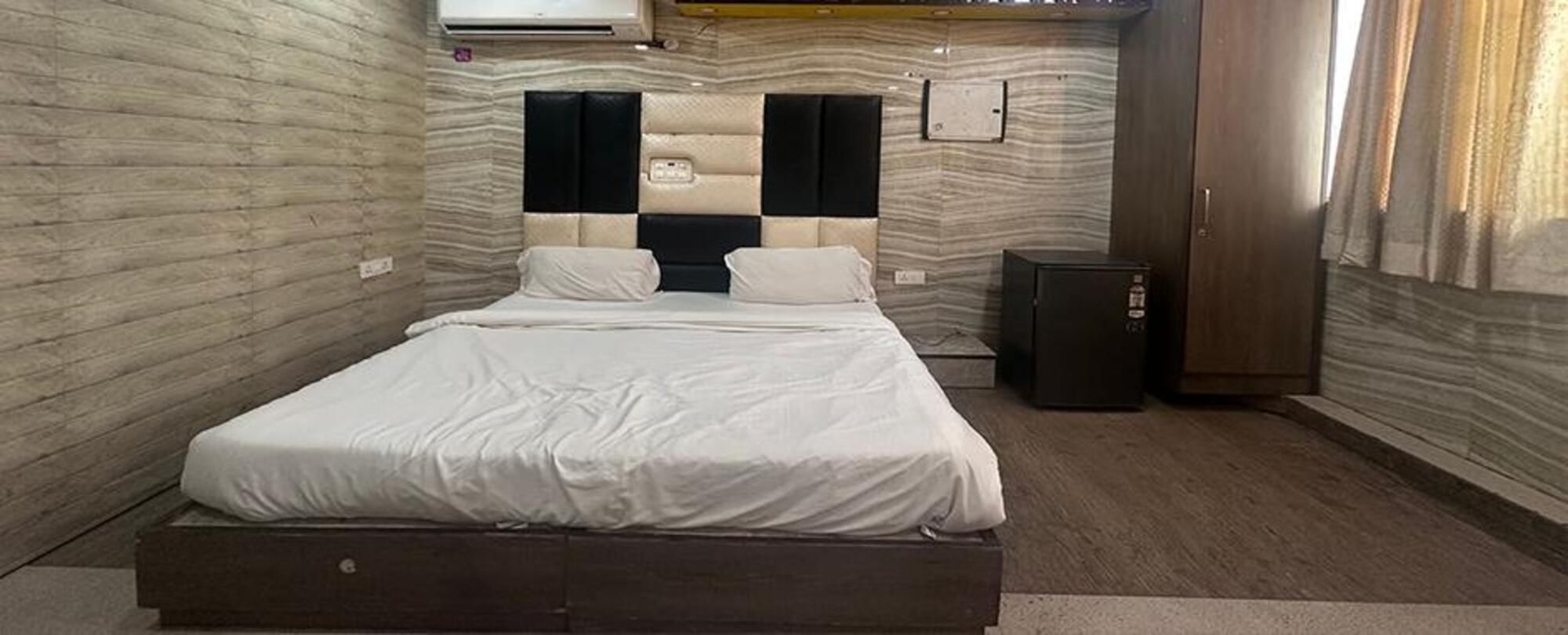 ฮเทล แฟบ พาร์ค วิว I (FabHotel Park View I)1