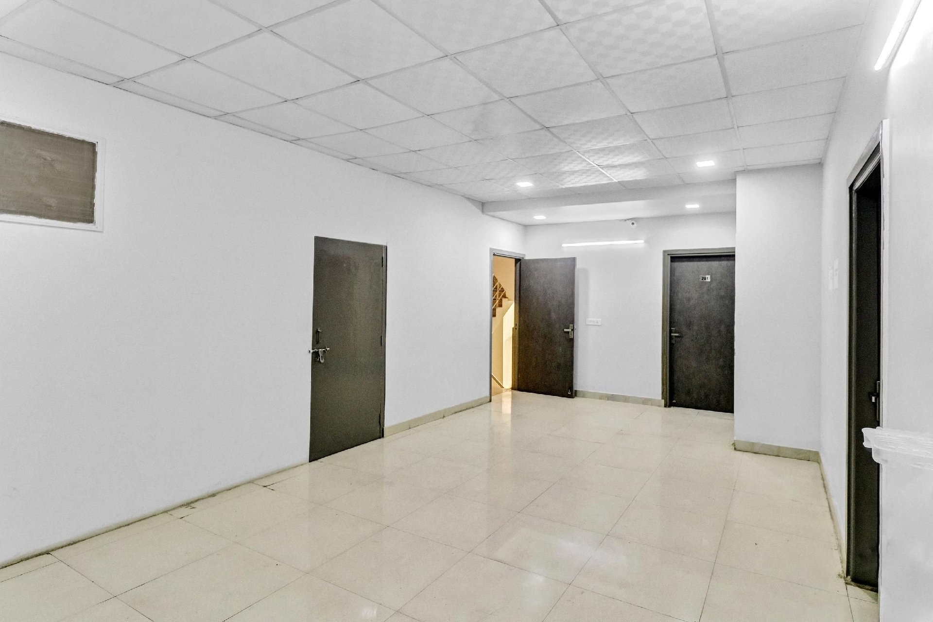 โฮเทล โอ ศรี กูรัง เรสซิเดนซี (Hotel O Shree Gaurang Residency)1