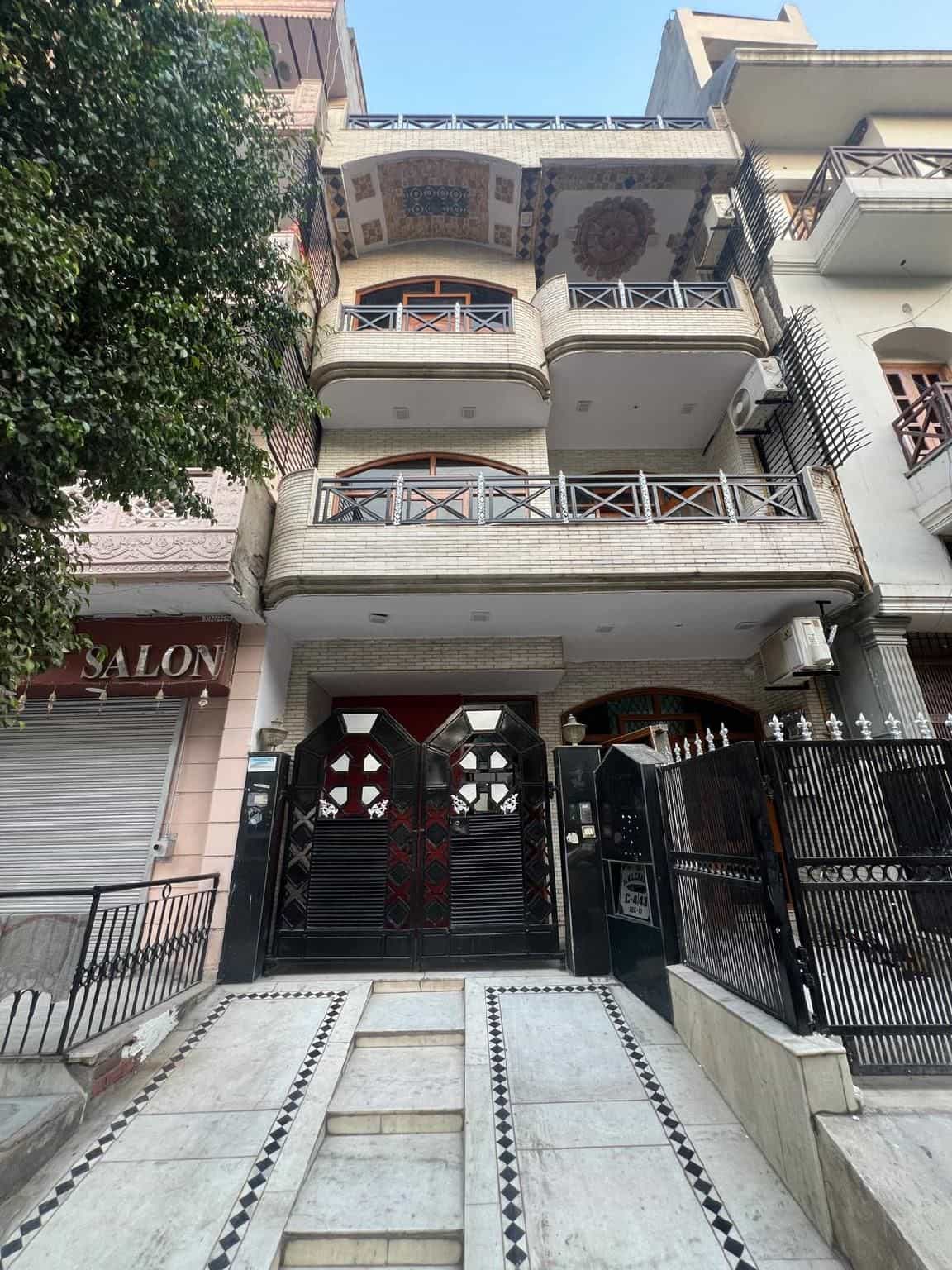 BluO Modern 2BHK Rohini - Parking , Balcony