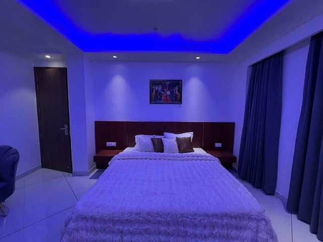 Luxury King Room