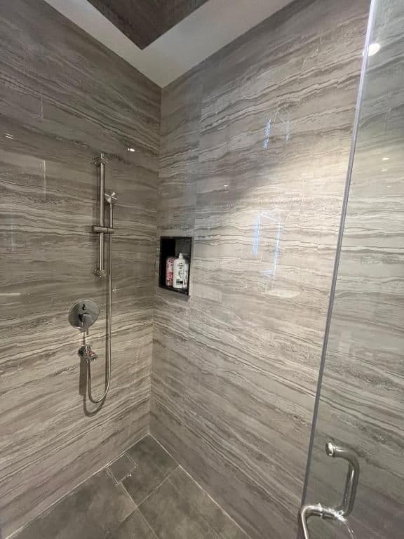 Luxury King Room