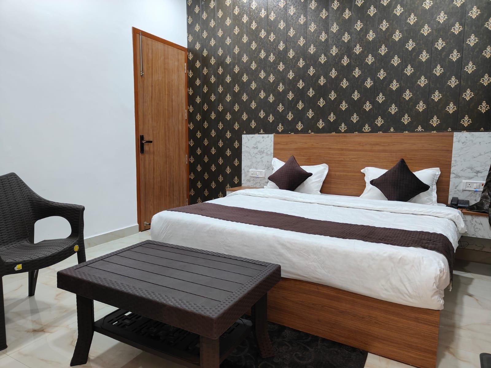โรงแรมเนอร์วาน (Hotel Nirvan)3