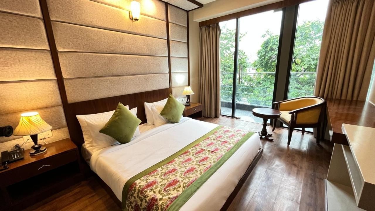 โรงแรมไอพี รอยัล (IP Royal Hotel)1