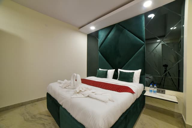 Boutique Room