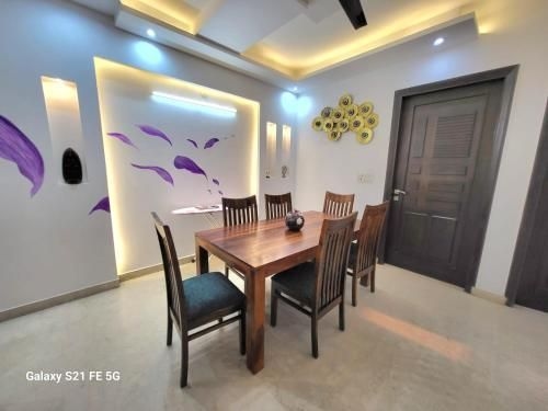 อพาร์ตเมนต์ 3 ห้องนอน 3 ห้องน้ำส่วนตัว ขนาด 167 ตร.ม. – พาเทล นาการ์ (BnBBuddy Athulyam Homestay, Shalimar Bagh)2