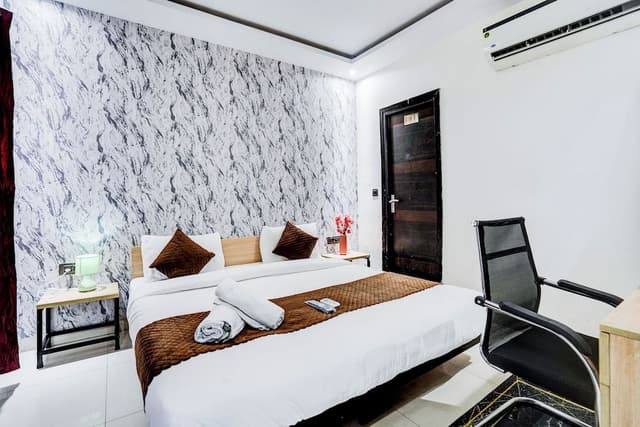 Deluxe Duplex, City View