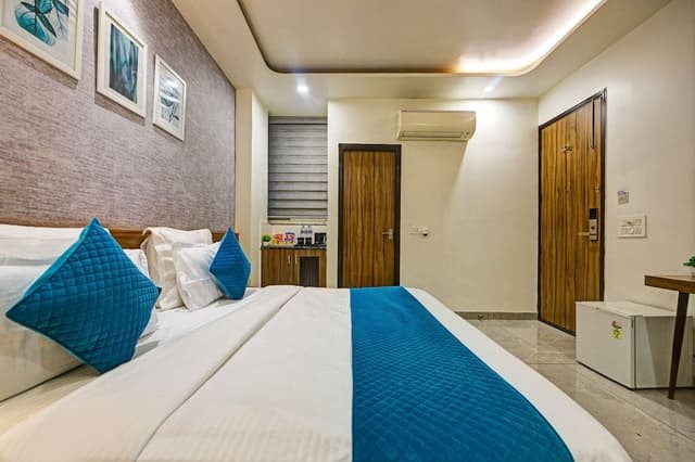 Deluxe Double or Twin Room