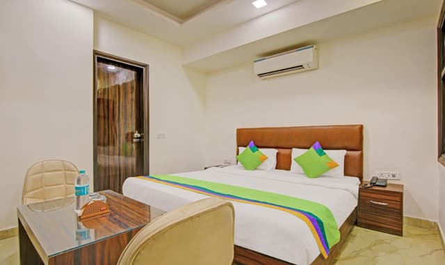 Economy Room