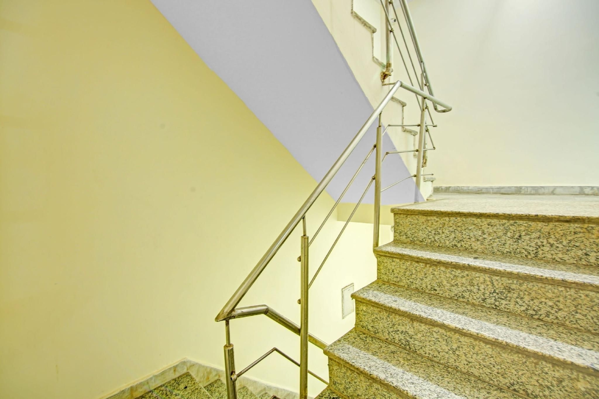 โฮเทล โอ เคแอล คารี (Hotel O KL KHARI)1