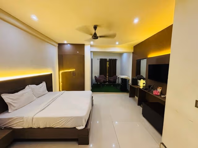 Deluxe Double Room, City View
