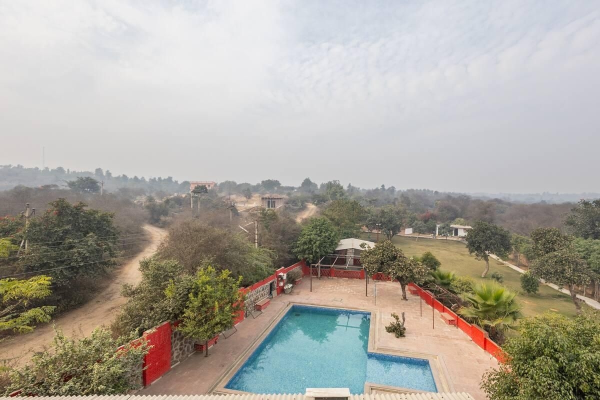 ฮิลส์ ไวลด์ฟลาวเวอร์ รีสอร์ต ฟาร์มส์ กูร์กอน (Hills Wildflower Resort Farms Gurgaon)2