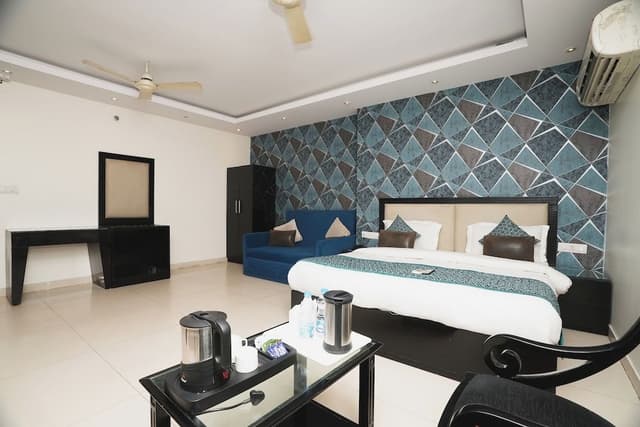 Executive Room