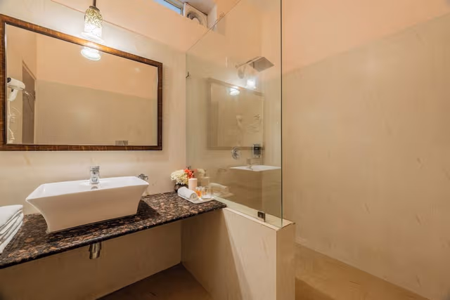 Junior Double or Twin Room, 1 Bedroom, Courtyard View, Courtyard Area