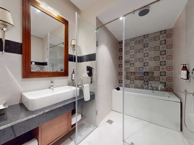 Club King Room