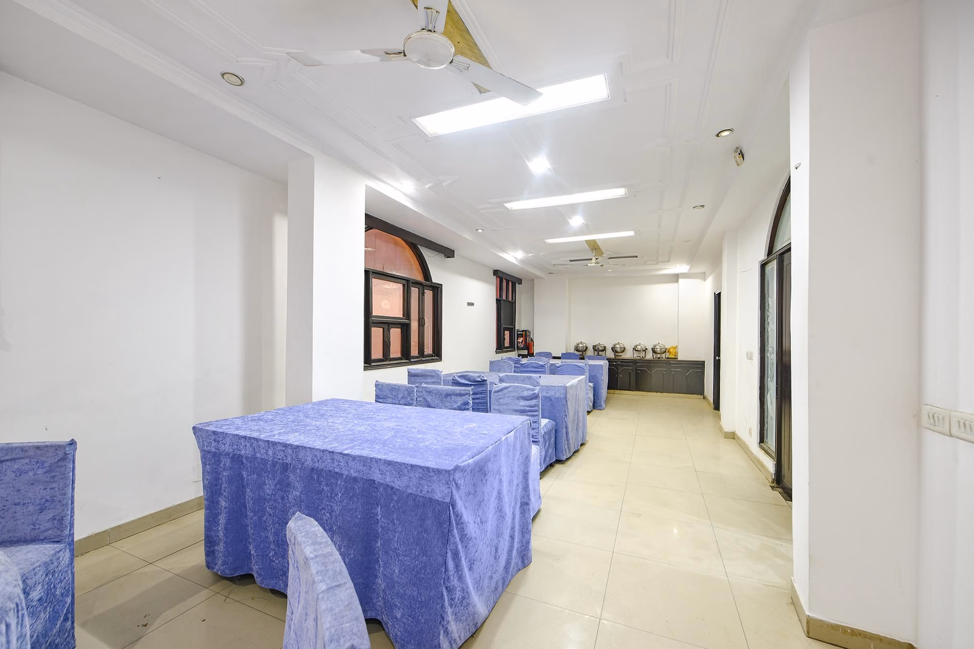 โอโย โฮเทล เดลี ดาร์บาร์ (OYO Hotel Delhi Darbar)2