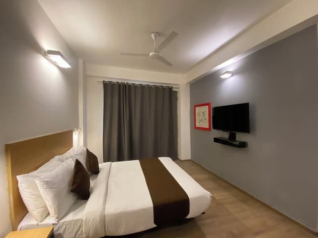 Deluxe Double Room, City View