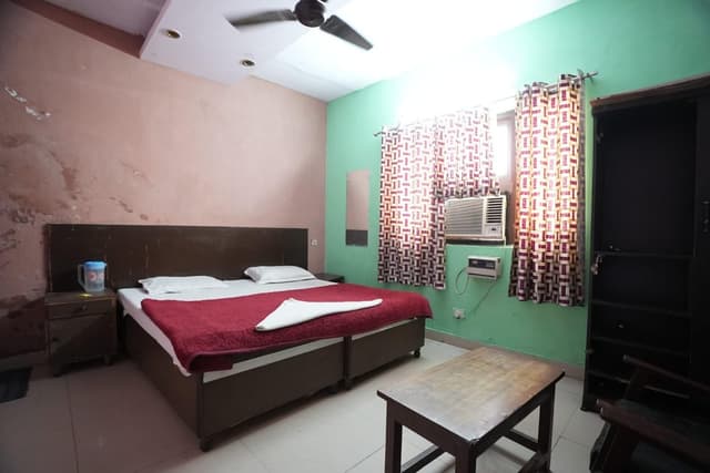 Deluxe Non- Air Conditioning Room