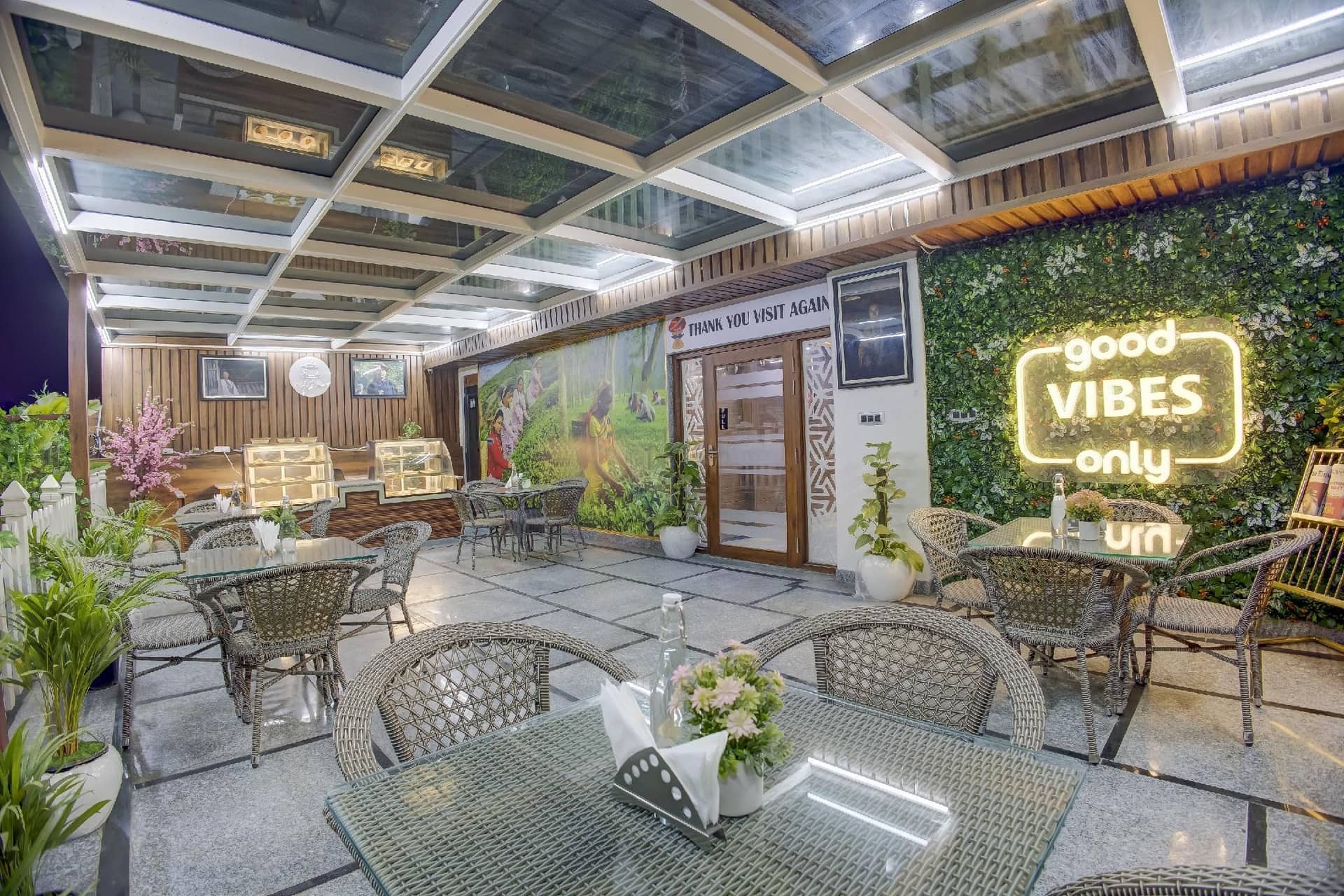 โรดาลี – อะ คอซเซ็ท คอลเลคชั่น โรดาลี – อะ คอซเซ็ท คอลเลคชั่น
