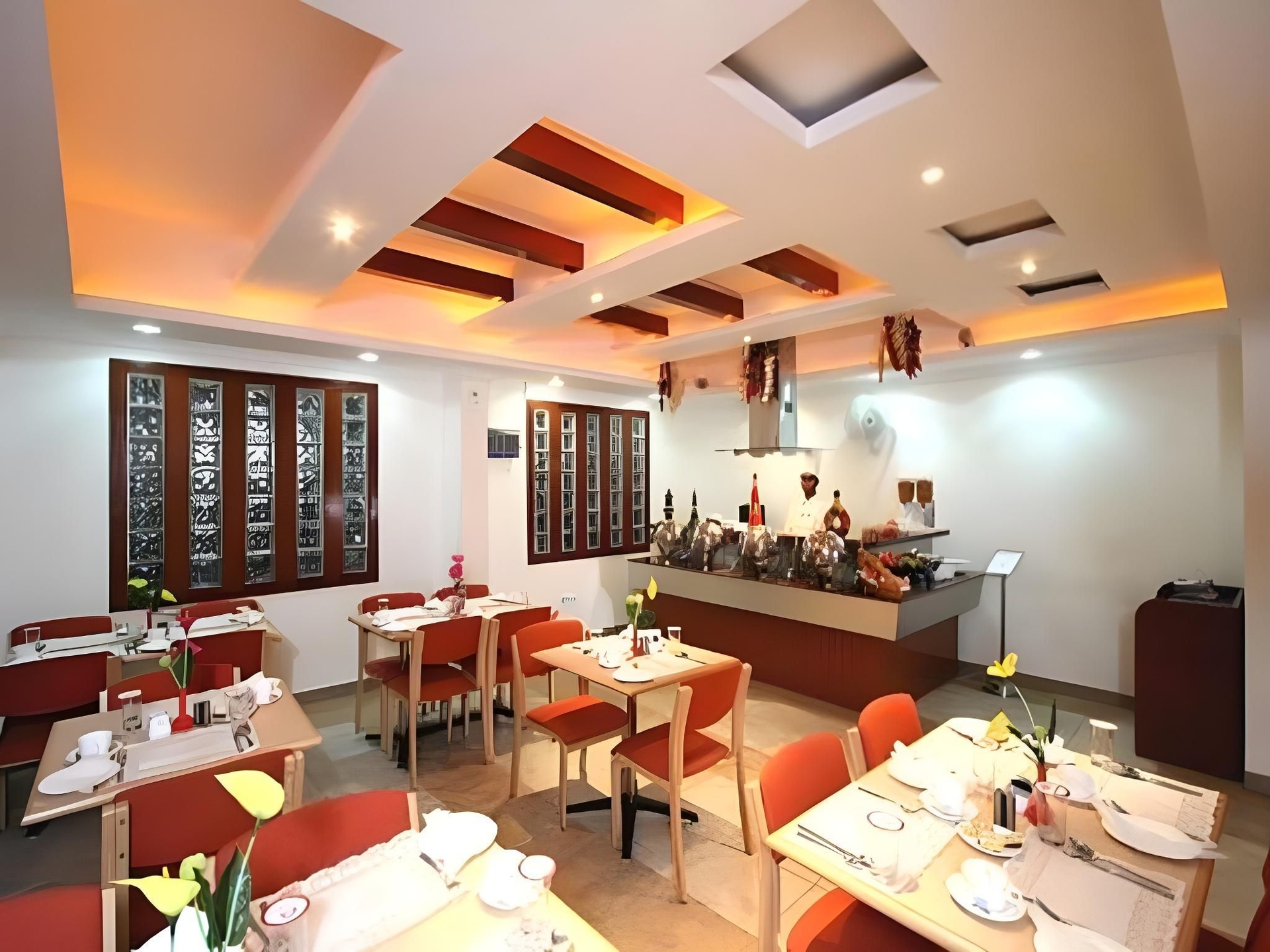โรงแรมแกรนด์ เพรสซิเดนท์ (Hotel Grand President)0