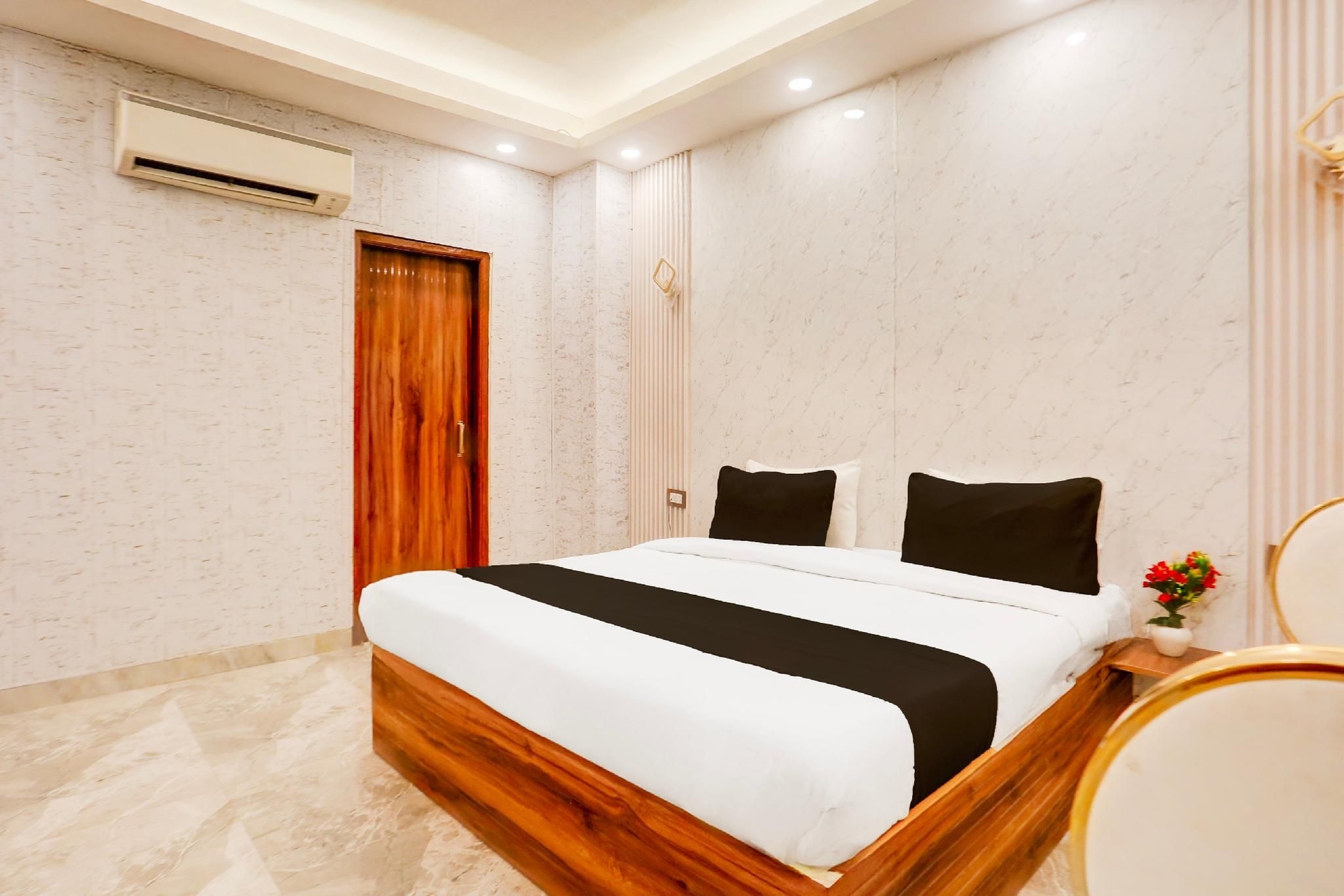 Townhouse Faridabad Railway Station Formerly Hotel Royals Paradaise2