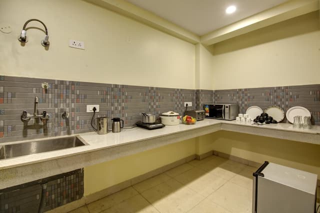 Studio Apartment with King Bed - Smoking
