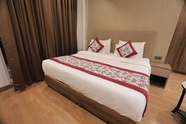Deluxe Room, City View