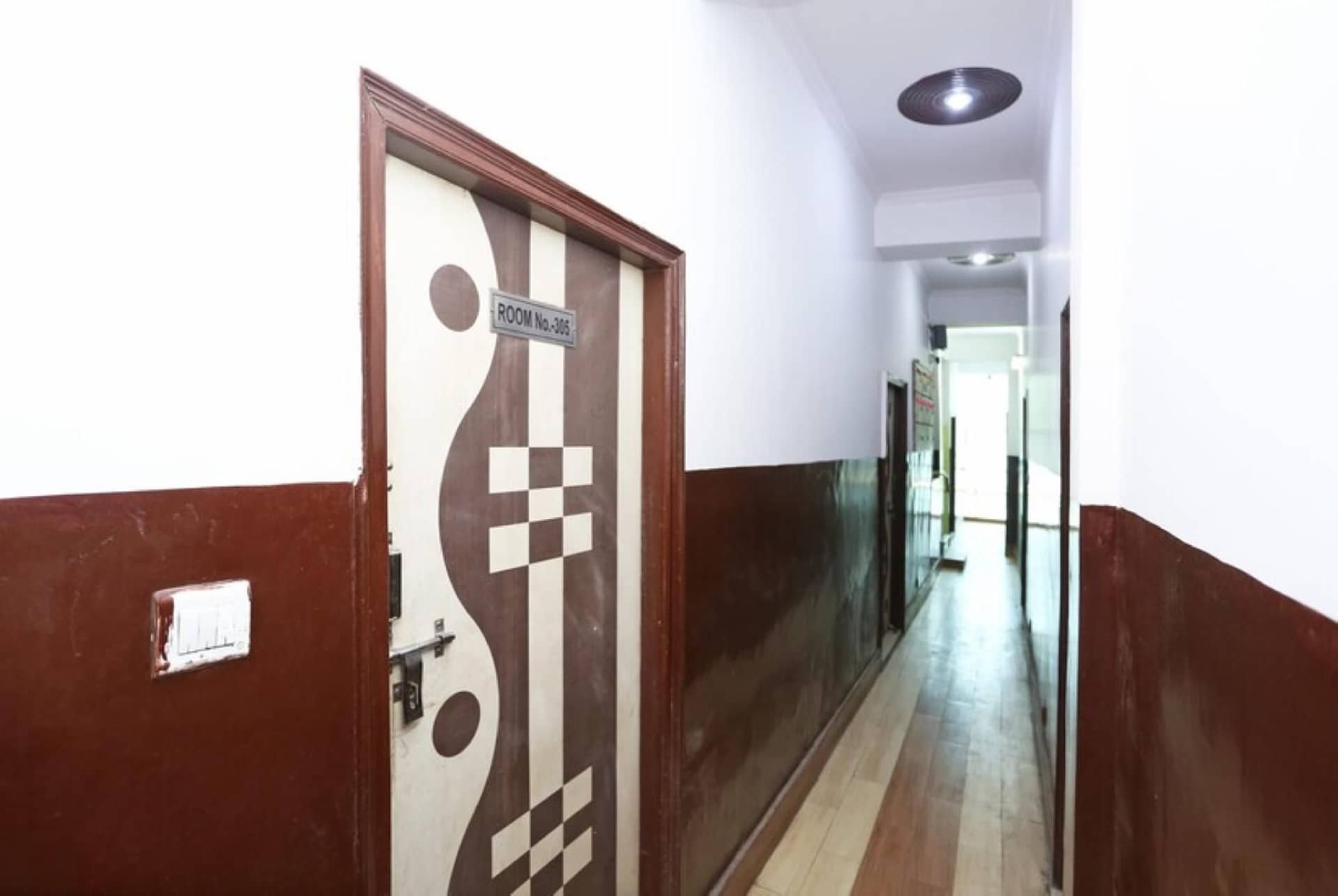 โรงแรมชับแฮม ในกาเซียบาด โรงแรมชับแฮม ในกาเซียบาด