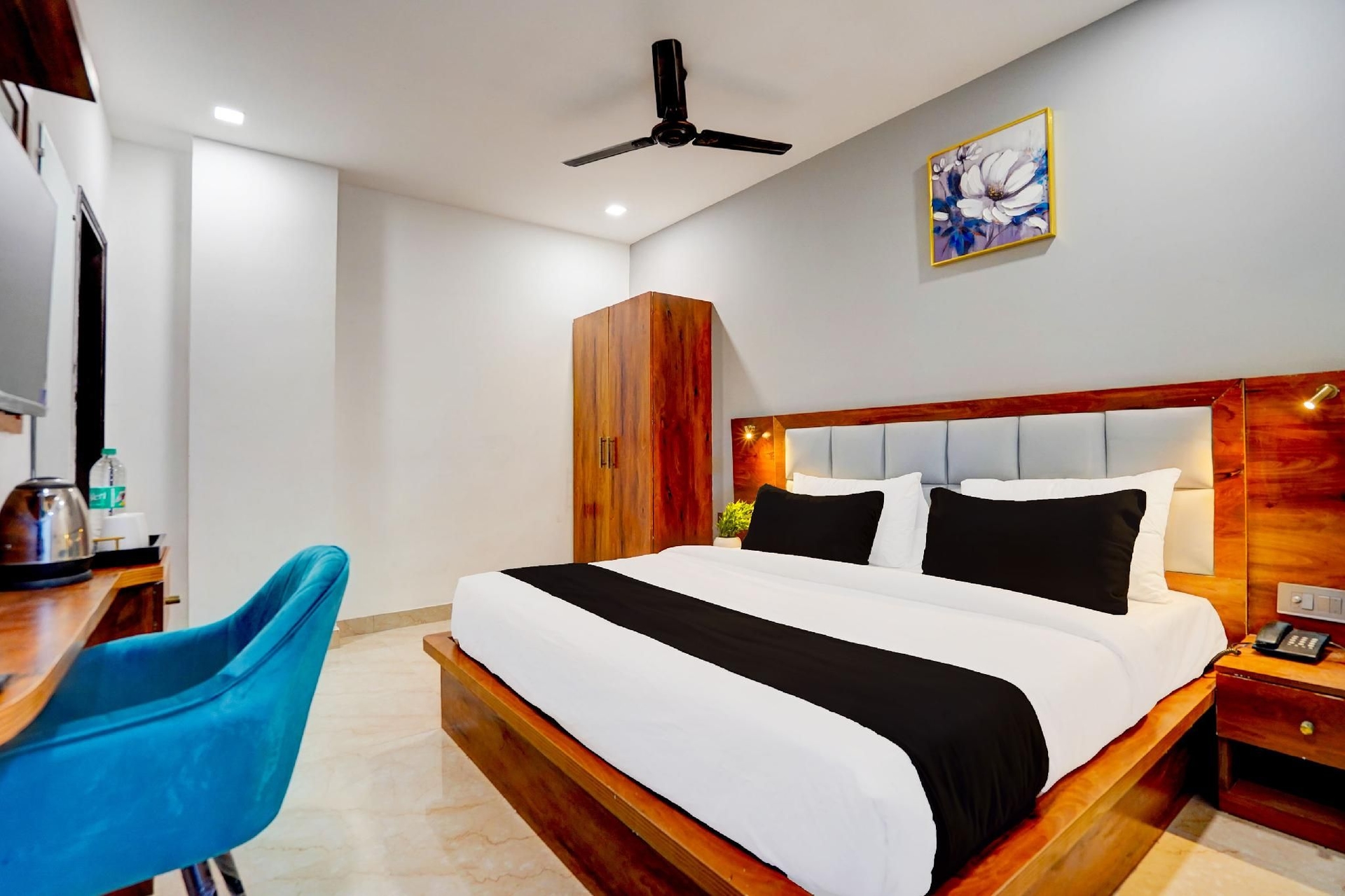 Super Townhouse Status By Sbg Near Anand Vihar Vaishali Metro Station2