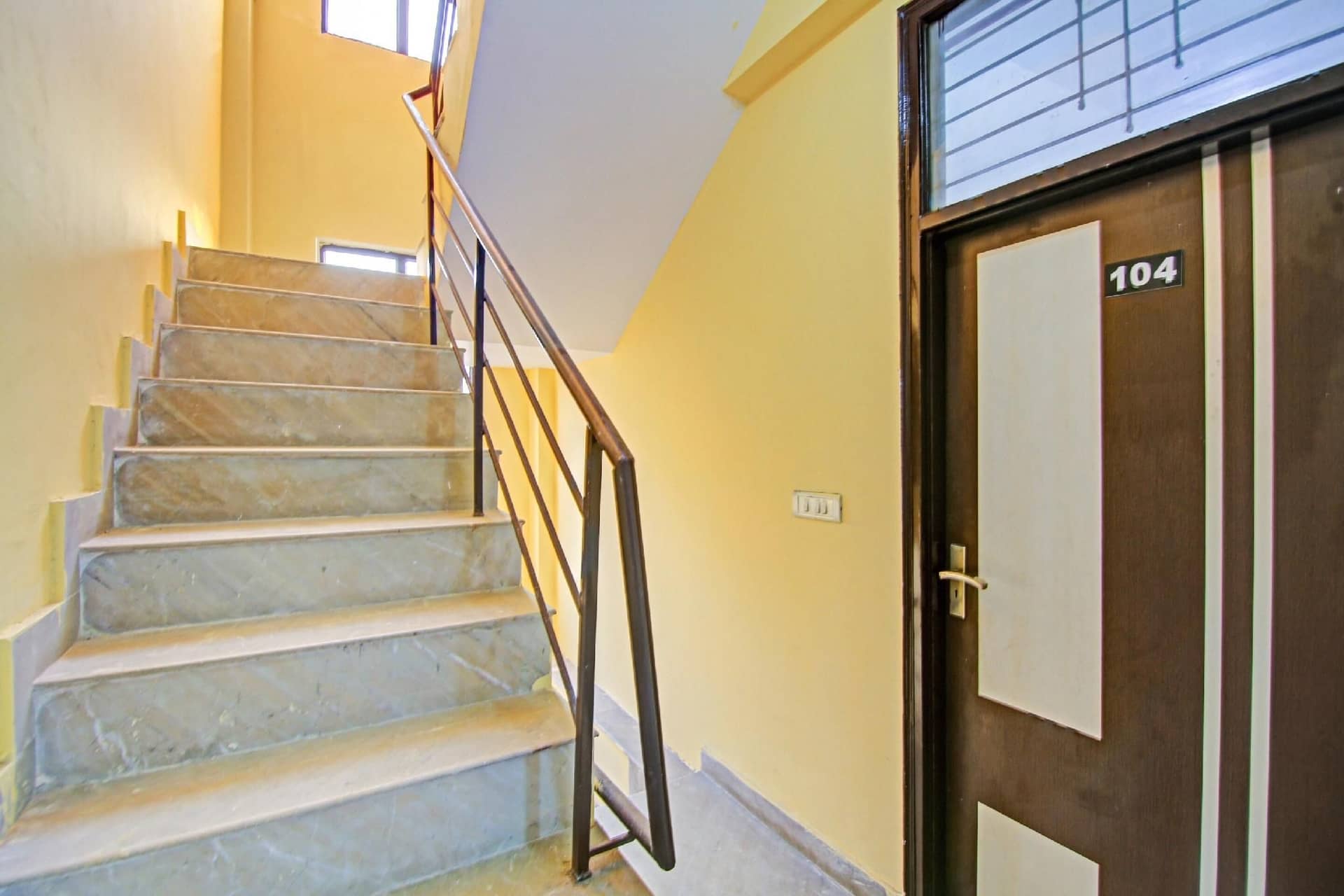 โอโย 86220 โรงแรมซันไชน์ 2 โอโย 86220 โรงแรมซันไชน์ 2