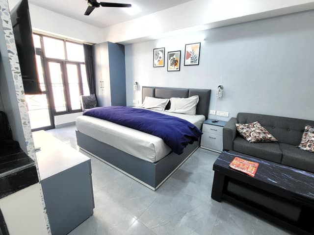Deluxe Studio