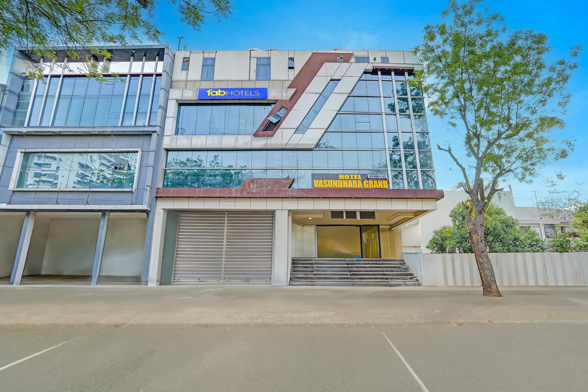 โรงแรมแฟบโฮเทล วาสุนธารา แกรนด์ (FabHotel Vasundhara Grand)0