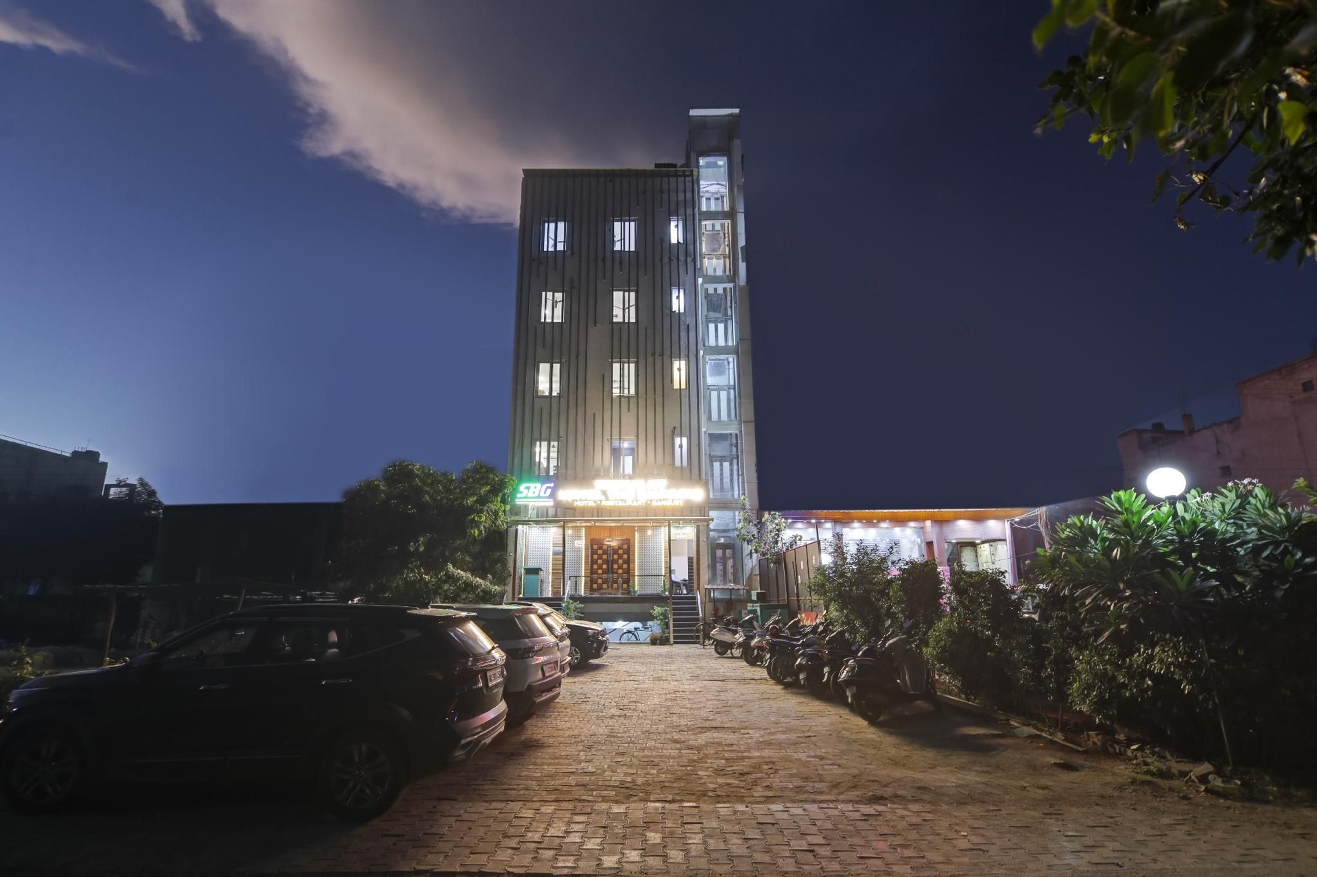 Hotel Status By SBG0