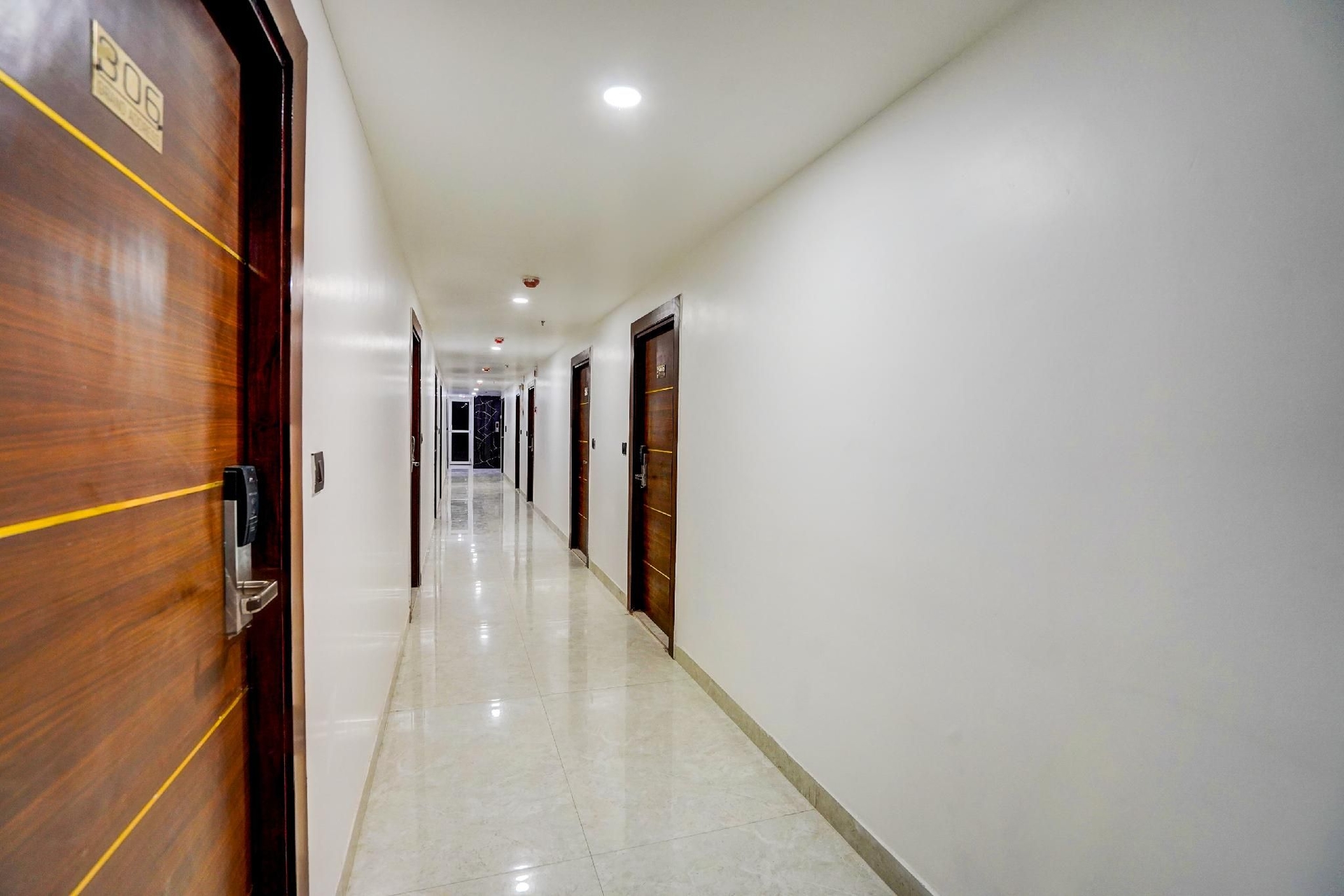 โรงแรมแกรนด์แอดเดรสและห้องจัดเลี้ยง (Grand Address Hotel and Banquet)3