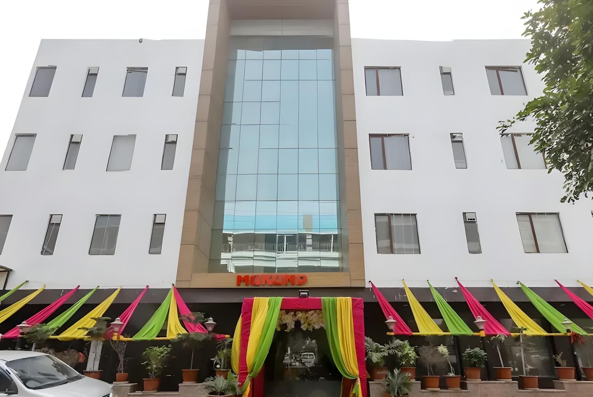 โรงแรมมูกุนท์ เรซิเดนซี (Hotel Mukund Residency)1