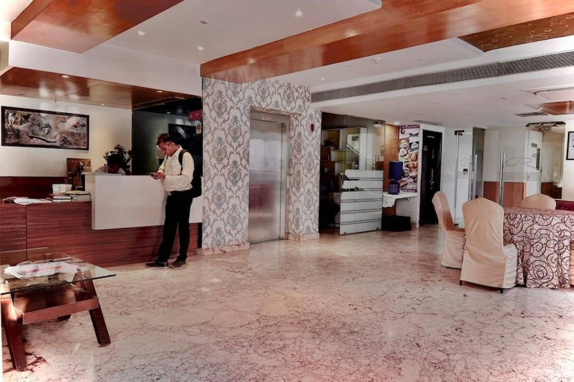 โรงแรมอานันด์ รีทรีต เกาชัมภี กาเซียบาด โรงแรมอานันด์ รีทรีต เกาชัมภี กาเซียบาด