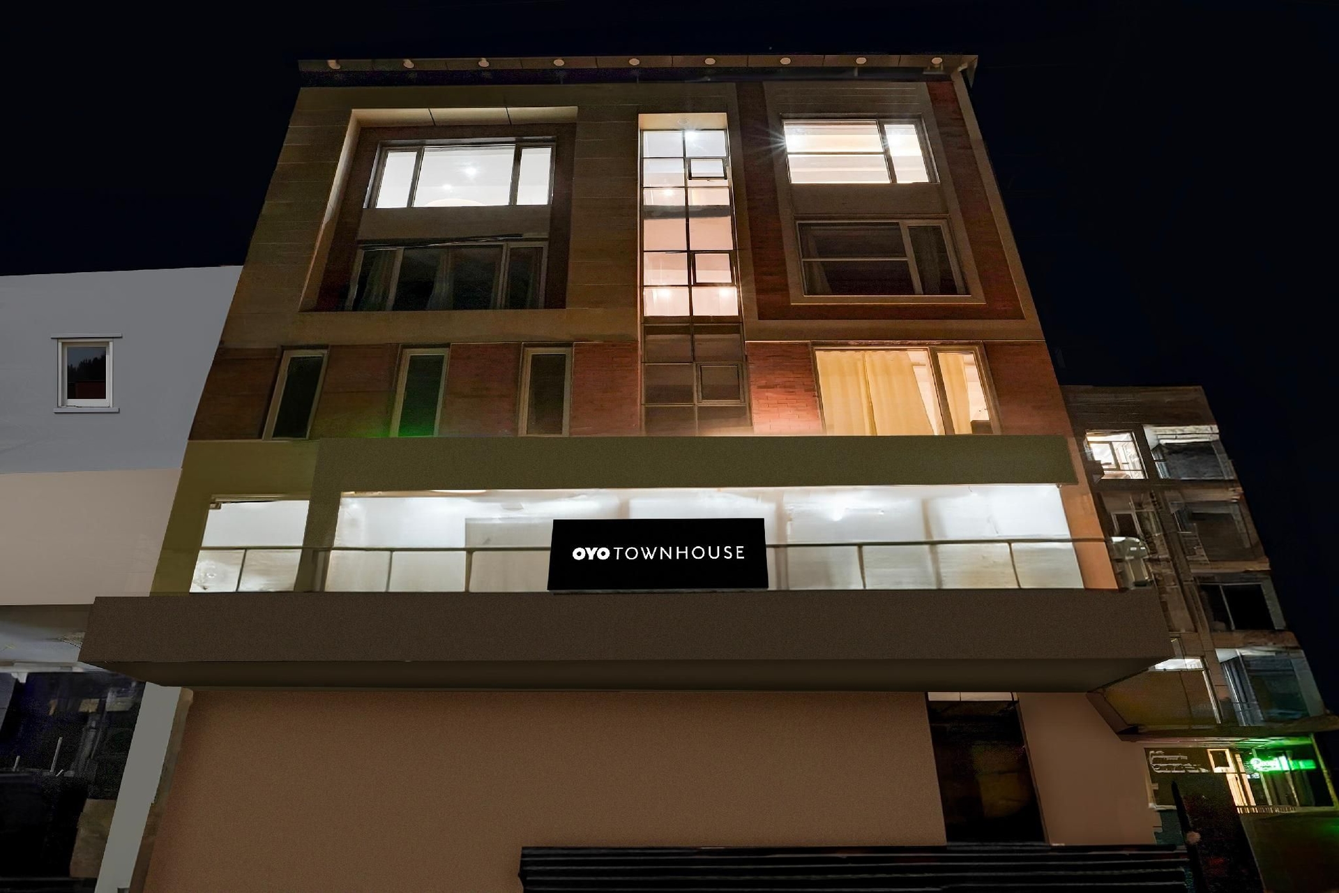 โรงแรมไวศาลี แกรนด์ (Hotel Vaishali Grand)0