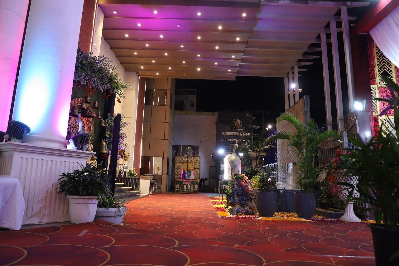 Hotel Mukut Regency0