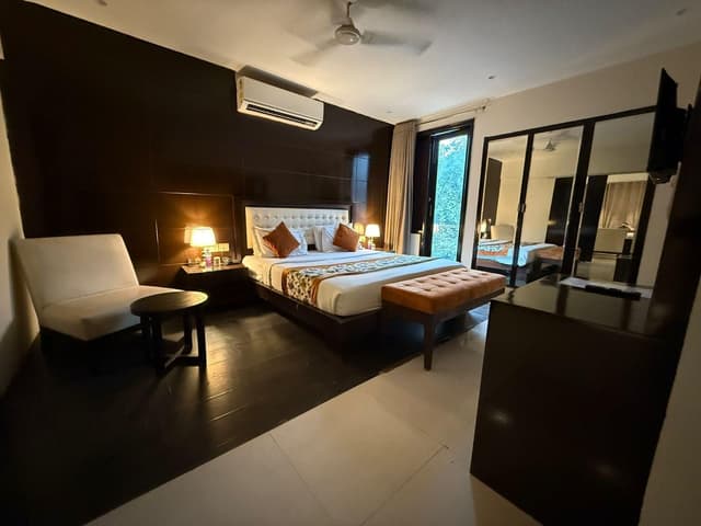Super Deluxe Room